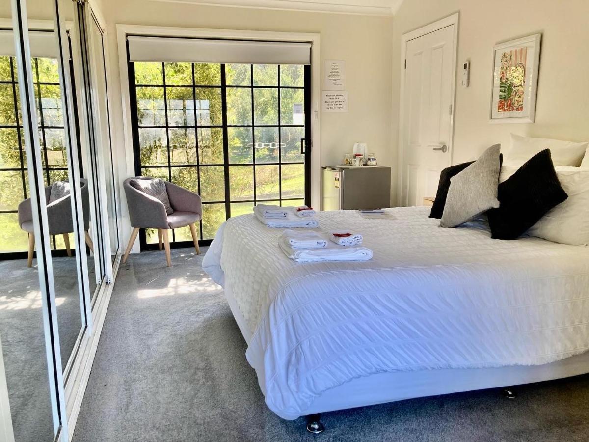 Rosewhite House Bed & Breakfast Myrtleford Exterior photo