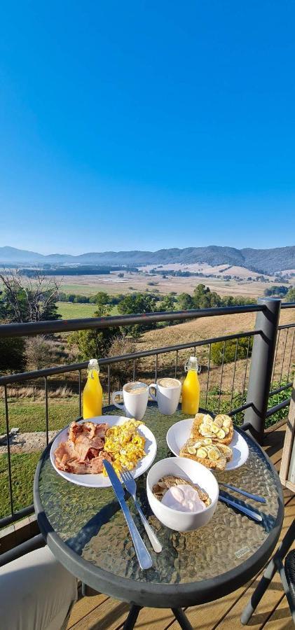 Rosewhite House Bed & Breakfast Myrtleford Exterior photo