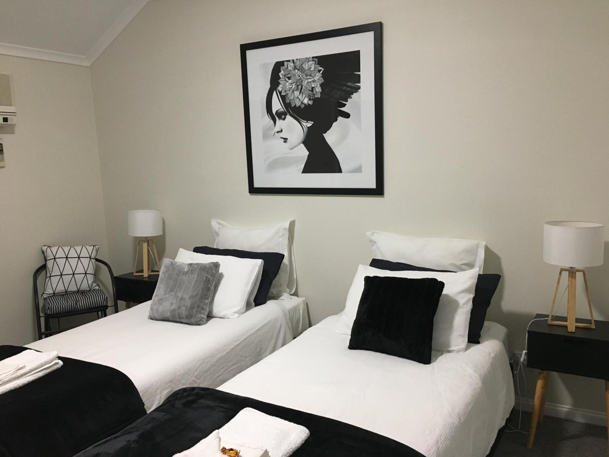 Rosewhite House Bed & Breakfast Myrtleford Exterior photo