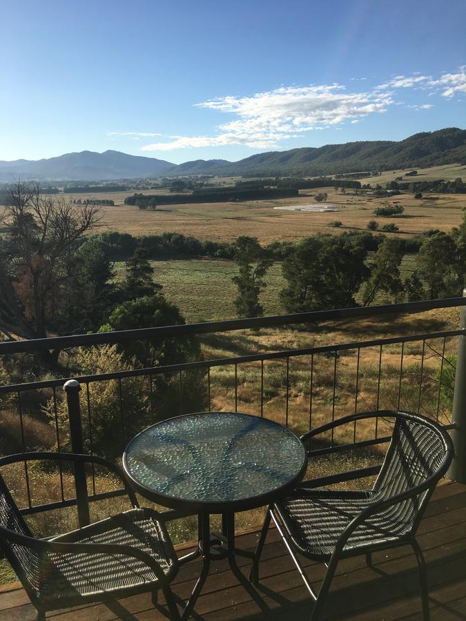 Rosewhite House Bed & Breakfast Myrtleford Exterior photo