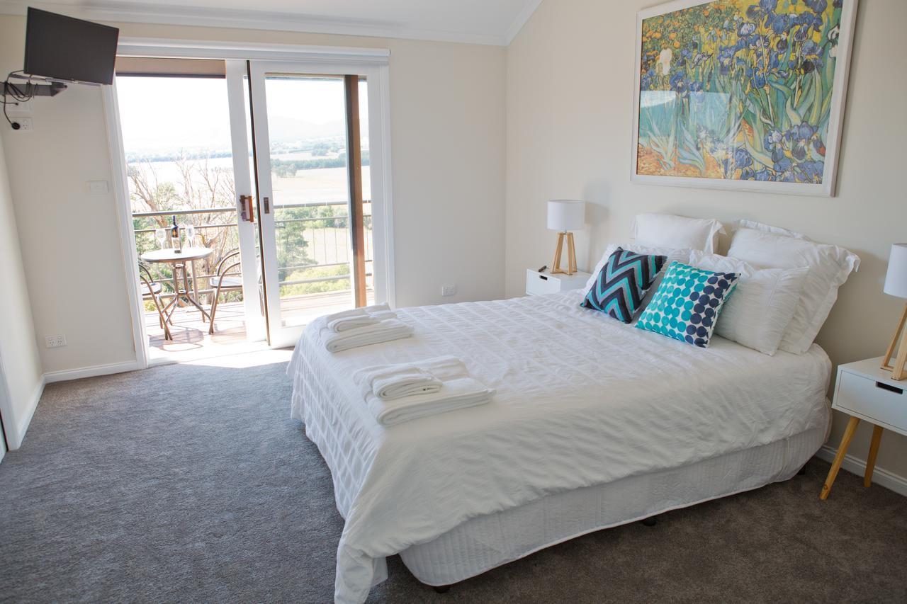 Rosewhite House Bed & Breakfast Myrtleford Exterior photo