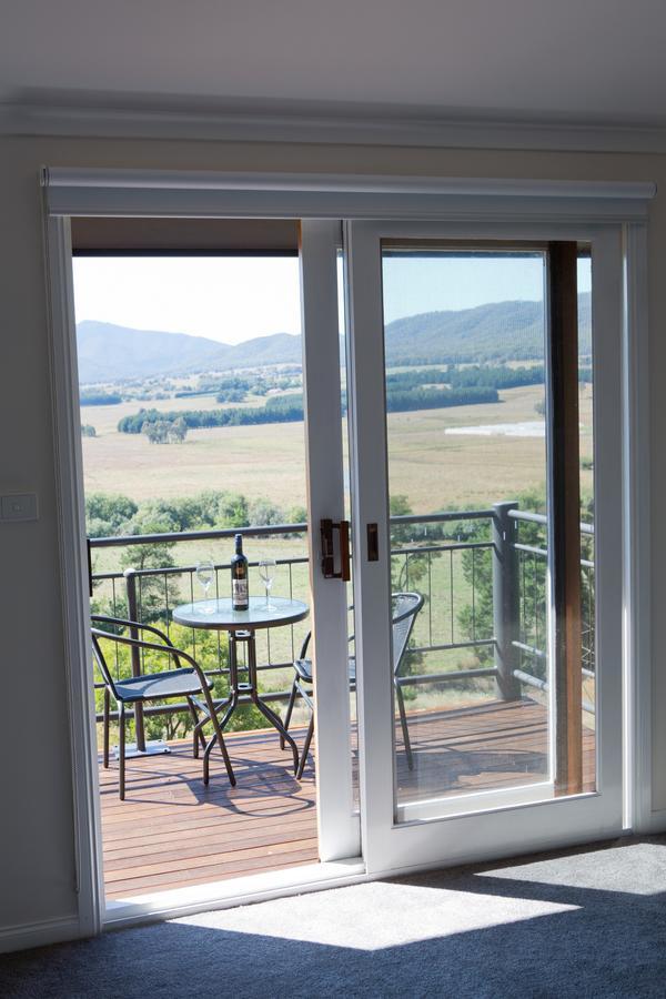 Rosewhite House Bed & Breakfast Myrtleford Exterior photo