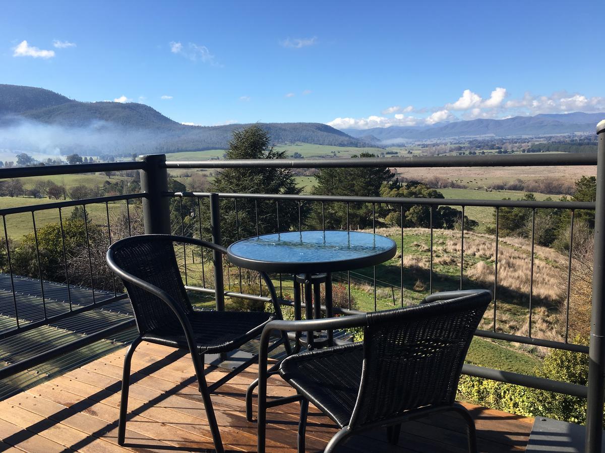 Rosewhite House Bed & Breakfast Myrtleford Exterior photo
