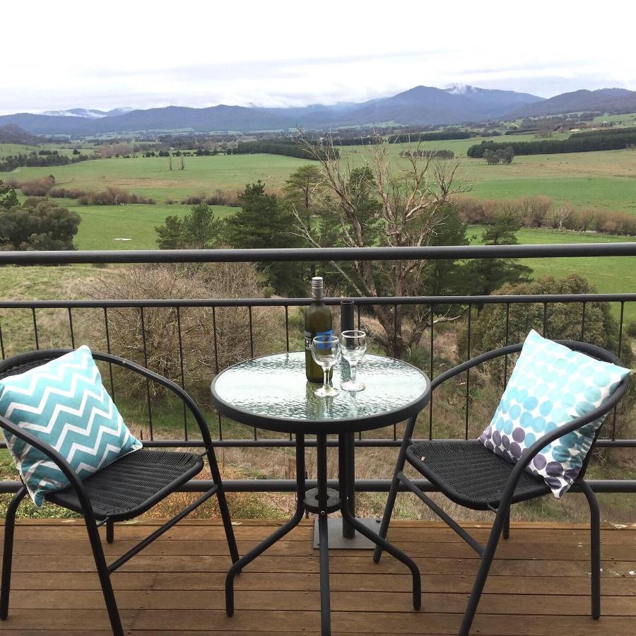Rosewhite House Bed & Breakfast Myrtleford Exterior photo